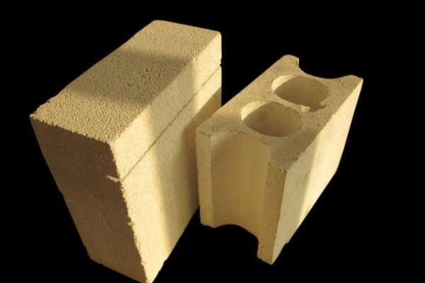 The Potential of Lightweight High-Temperature Refractories