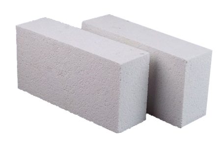 Lightweight alumina fire brick